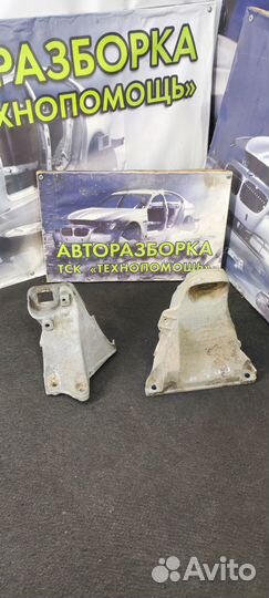 Кронштейн опоры двс Audi 2.0 ABK