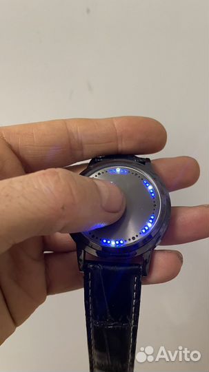 Прикольные сенсорные часы