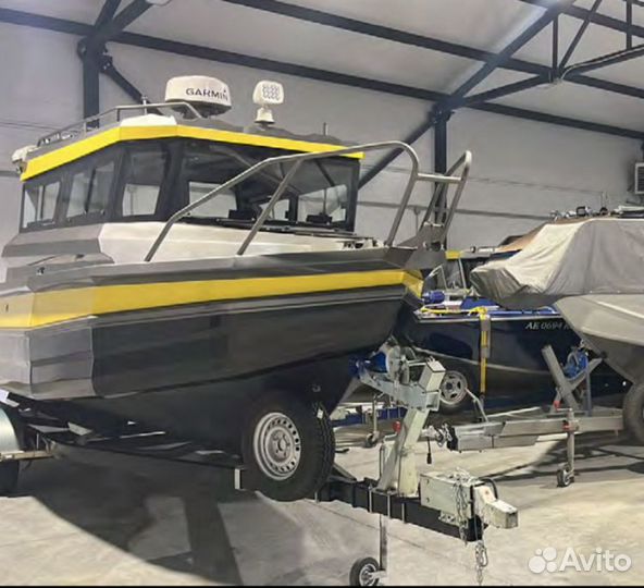 Хранение катеров в яхт-клубе Санкт-Петербург