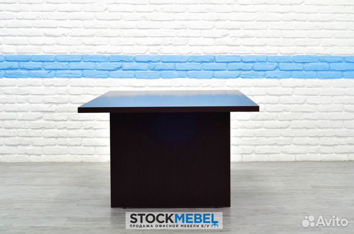 Офисная мебель. Стол