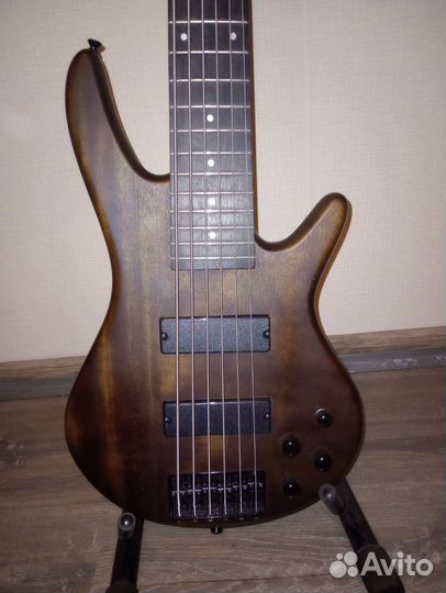 Бас гитара ibanez 6 струн