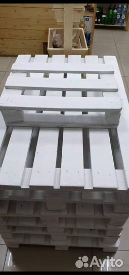 Мебель из поддонов -витрина