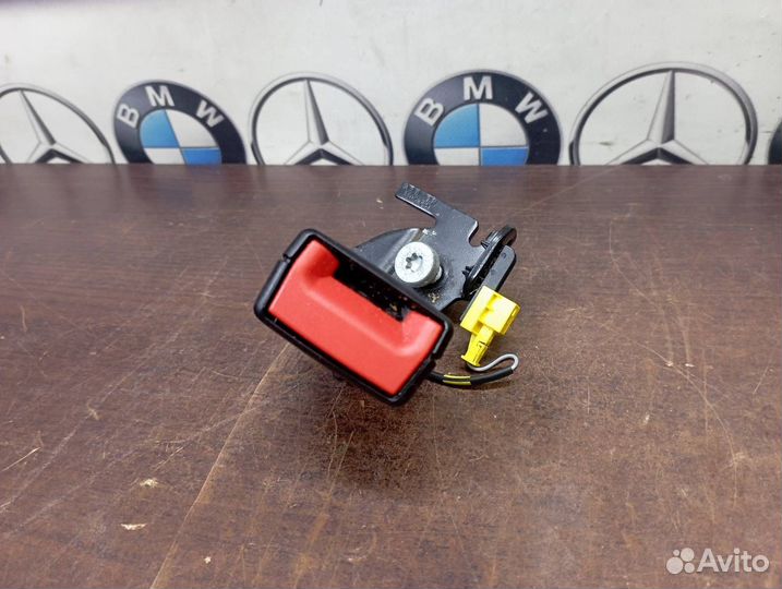 Ответная часть ремня безопасности Mercedes Cls