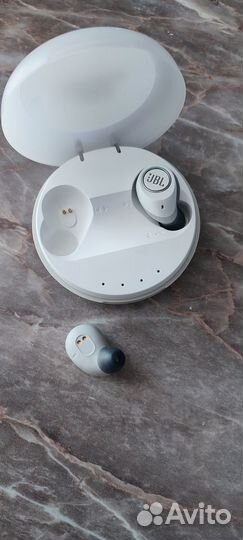 Беспроводные наушники jbl