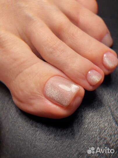 Маникюр, педикюр гель лак