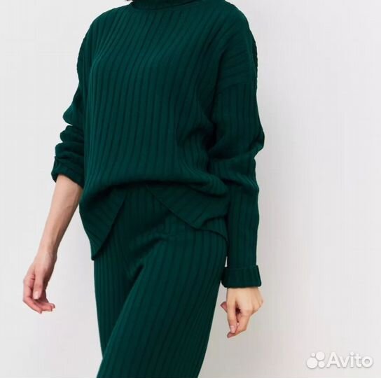 Костюм вязанный женский