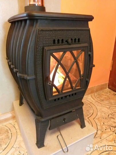Чугунная печь-камин Бахта