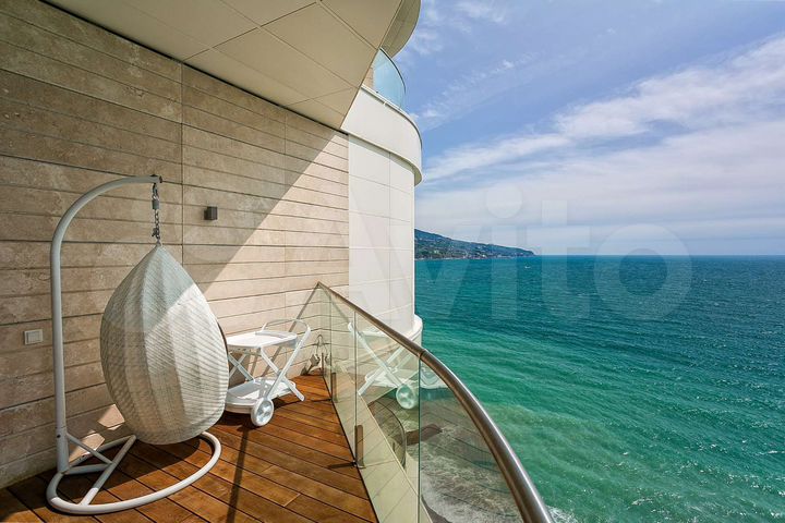 2-к. квартира, 76 м², 8/13 эт.