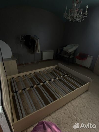 Кровать двухспальная 140 200 бу