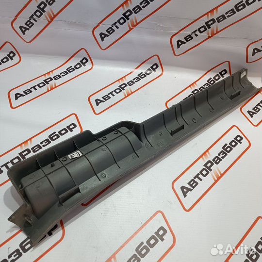 Накладка на порог салона задняя левая Nissan