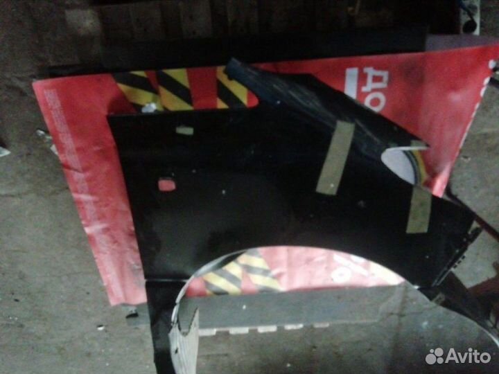 Крыло переднее правое Toyota Estima