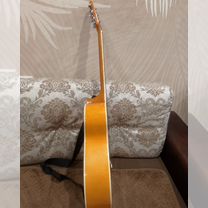 Акустическая гитара