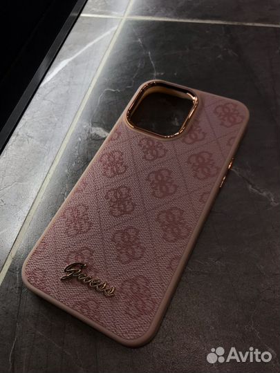 Чехол на iPhone 14 Guess