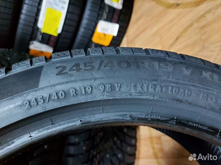 Continental ContiWinterContact TS 860S 275/35 R19 и 245/40 R19