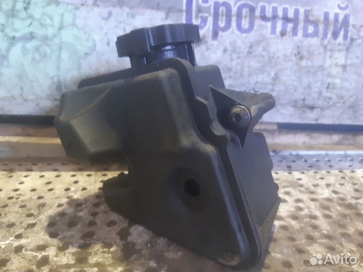 Бачок гур Mercedes-Benz ML350 (W164)