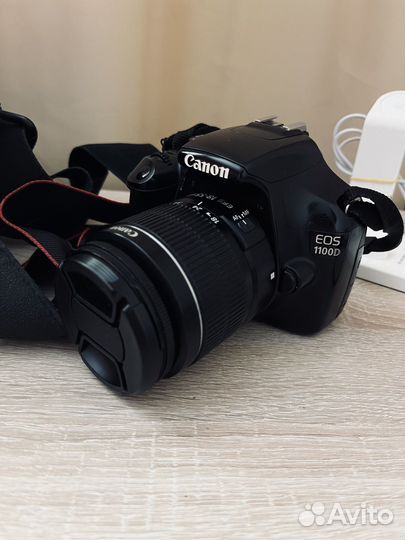 Зеркальный фотоаппарат Canon eos 1100D
