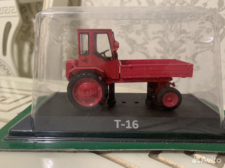 Модель трактора