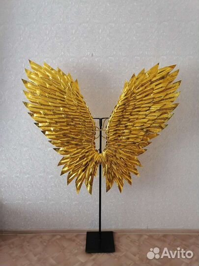 Золотые крылья