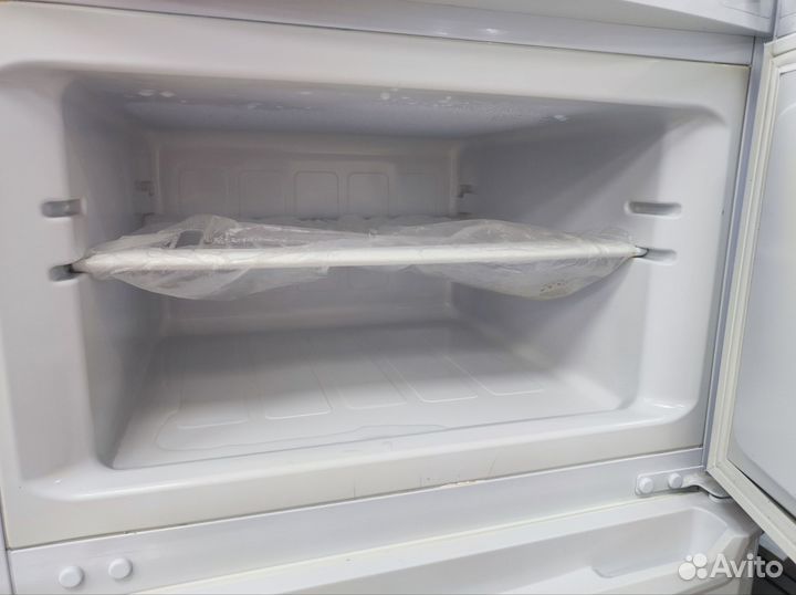 К3) Холодильник Indesit T14R-024