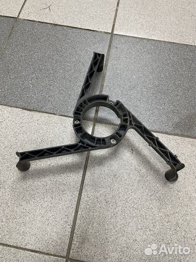 Кронштейн вентилятора Volkswagen Golf 4 1J0121206C