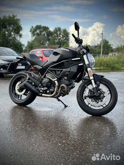 Ducati Monster 797 black