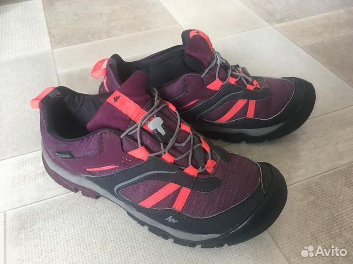 Треккинговые кроссовки 36