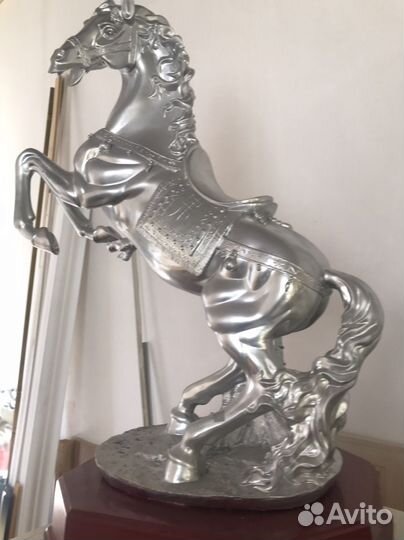 Статуя Скульптура Конь на дыбах Италия