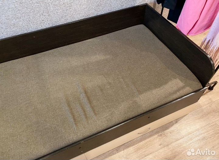 Кровать односпальная с матрасом бу