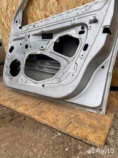 Дверь передняя правая Renault Laguna DCI 1.5 2009