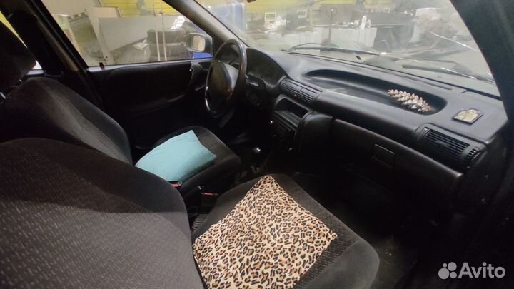 Opel Astra 1.6 МТ, 1997, битый, 300 000 км