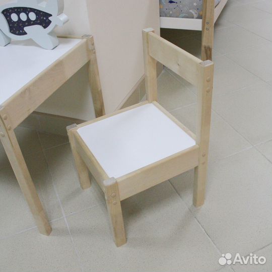 Детский стол и стул