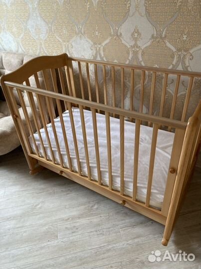 Детская кровать с матрасом