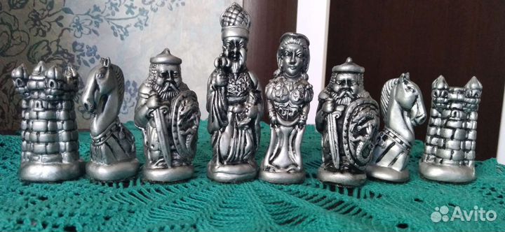 Шахматные фигуры ручной работы