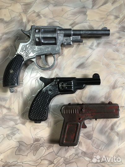 Игрушка пистолет СССР