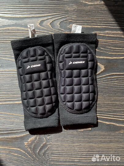 Налокотники Demix