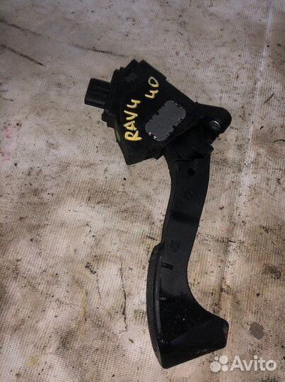 Педаль газа Toyota RAV4 (XA40) IV (2012-2015)