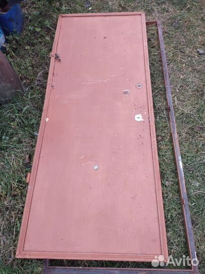 Дверь входная металлическая