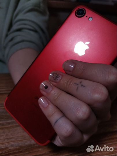 Модель на маникюр