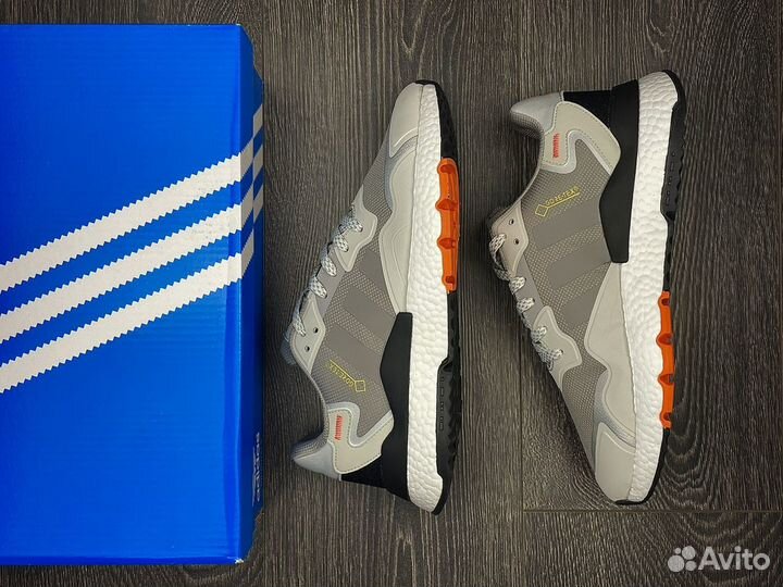 Кроссовки adidas nite jogger зимние