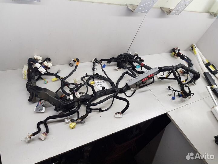 Электропроводка под торпедо (Hyundai Equus)