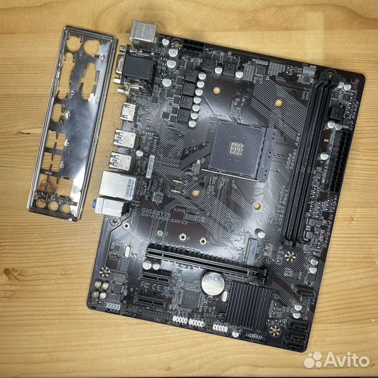 Материнская плата a320