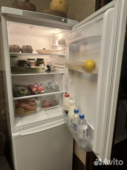 Холодильник Indesit