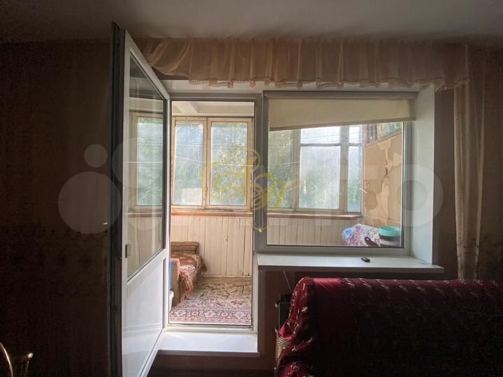 2-к. квартира, 52 м², 3/9 эт.