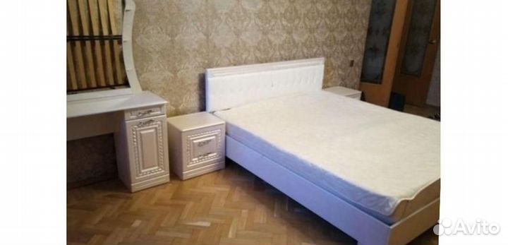 Тумба прикроватная