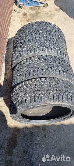 Nokian Tyres Hakkapeliitta 4 215/45 R17 91