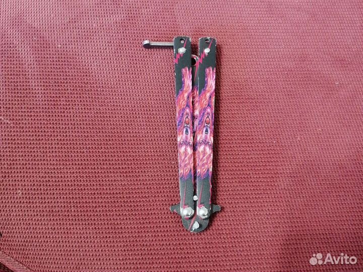 Нож бабочка металл красный волк б/у