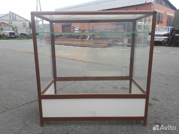 Стеклянная витрина
