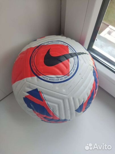Футбольный мяч nike flight