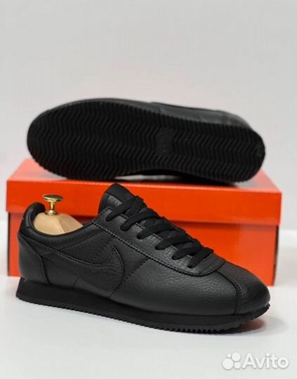 Кроссовки черные мужские nike