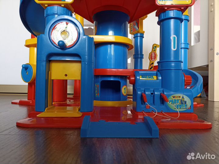 Игровой центр 7 уровневая парковка Полесье